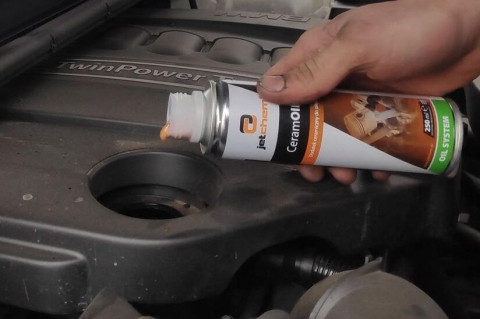 CeramOIL niweluje tarcie w silniku